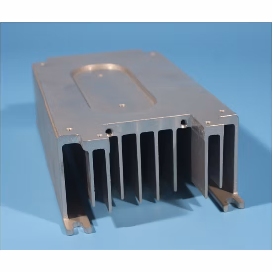 Изготовленный на заказ радиатор Радиатор литья под давлением с радиатором из экструдированного алюминиевого профиля